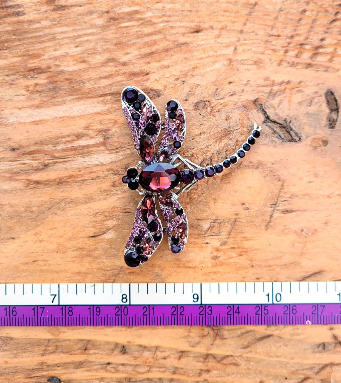 Een zilveren 925 bespottelde libellenvormige hanger met natuurlijke kristallen sprankjes.. – photo 8